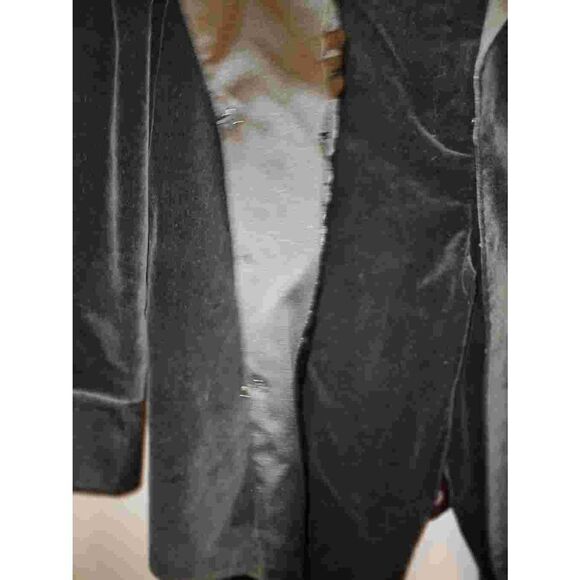 Suzanne Somers Suit - Picture 3 of 11